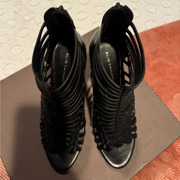 LIKE NEW - Elie Tahari Black Gladiator Strap Leather Heeled Sandals - Size 37 - Picture 8 of 16